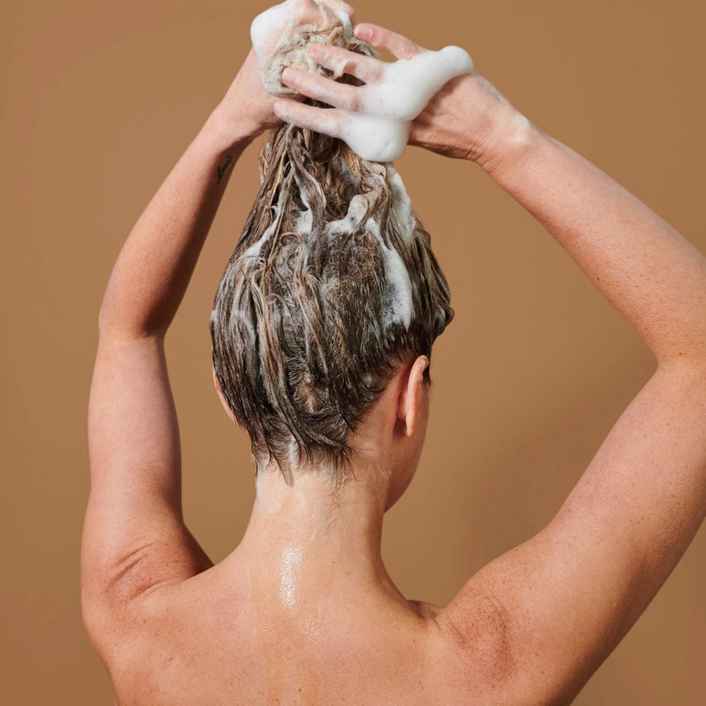 Luna Clear Shampoo : for balanced to dry scalp